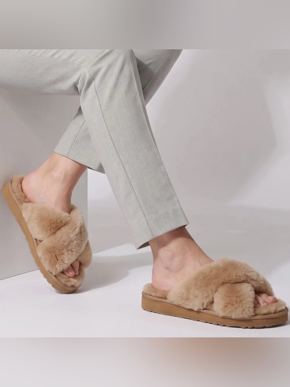 Old Navy Women's Taupe Crisscross Faux-Fur Slide Slippers